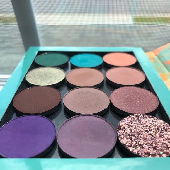 Colourpop BYOP eyeshadow palette - Picture 3 of 5
